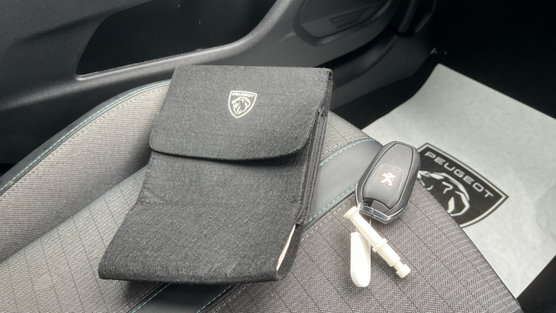 Peugeot 2008 1.2 PureTech 130 Allure Premium+ 5dr Petrol Estate